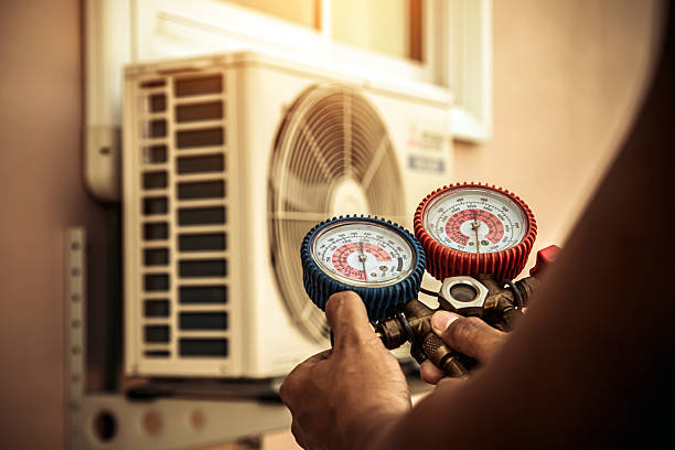 Professional Hvac Maintenance technician working in Prairie View, TX